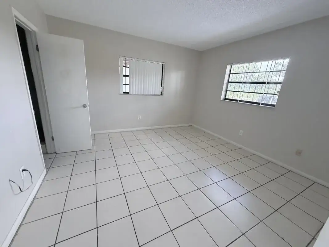 639 SW 3rd Terrace, Homestead FL 33034 photo 5