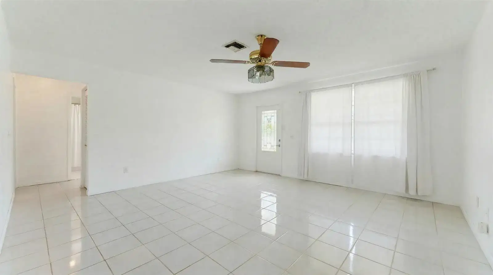 428 Alemeda Drive, Palm Springs FL 33461 photo 2