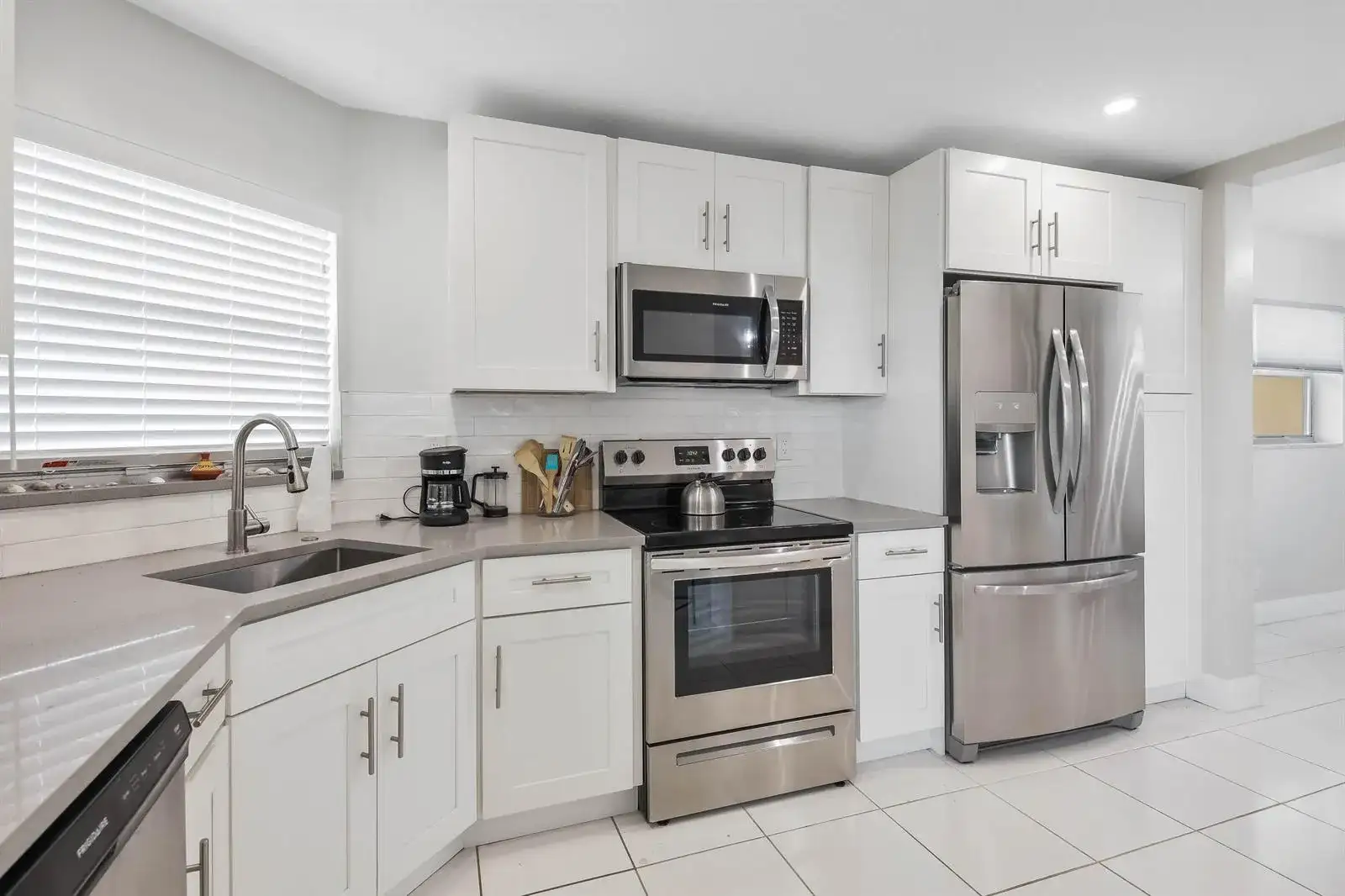 3661 Via Poinciana # 616, FL 33467 photo 4