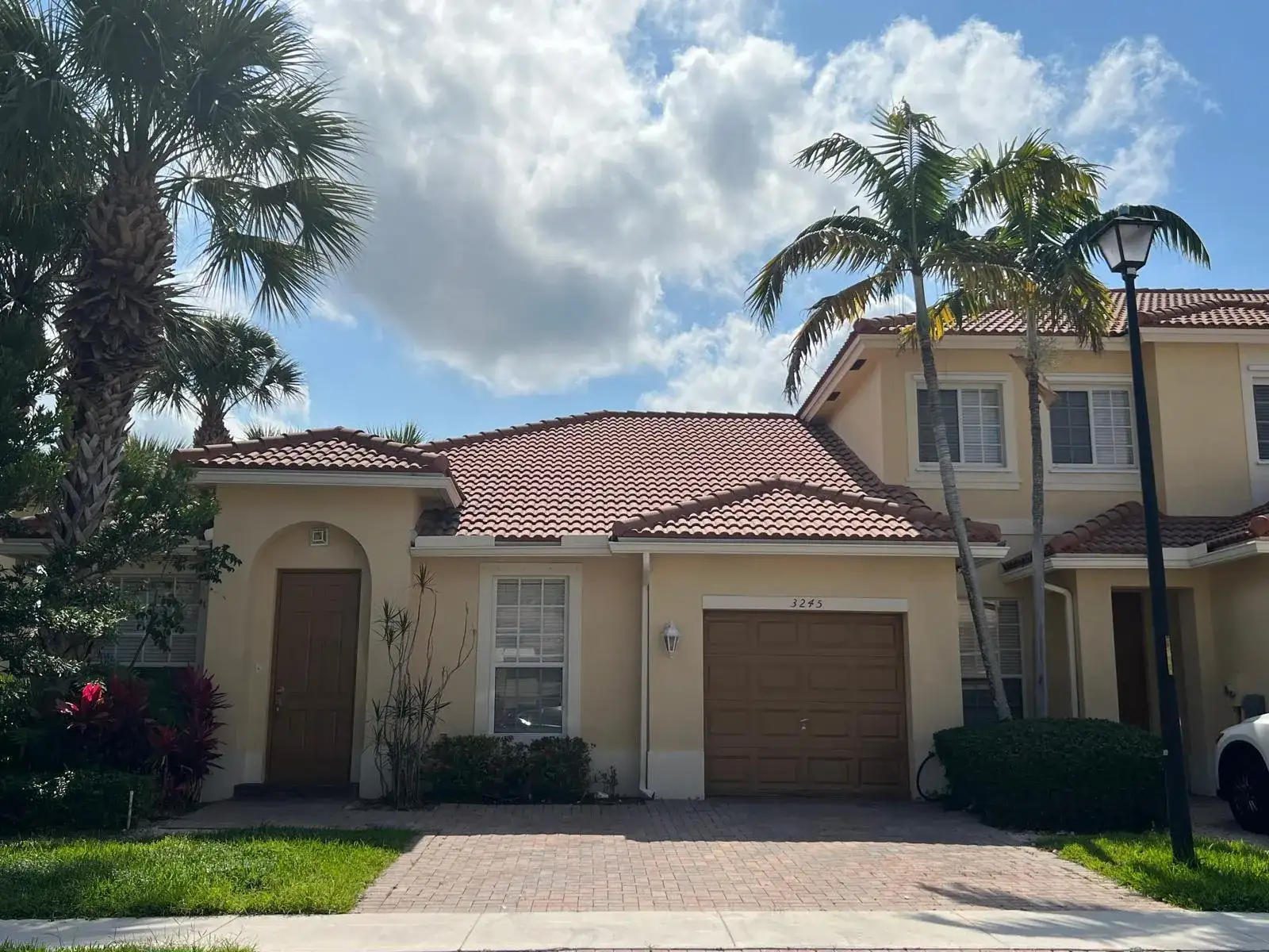 3245 NW 31st Terrace, Oakland Park FL 33309 photo 2