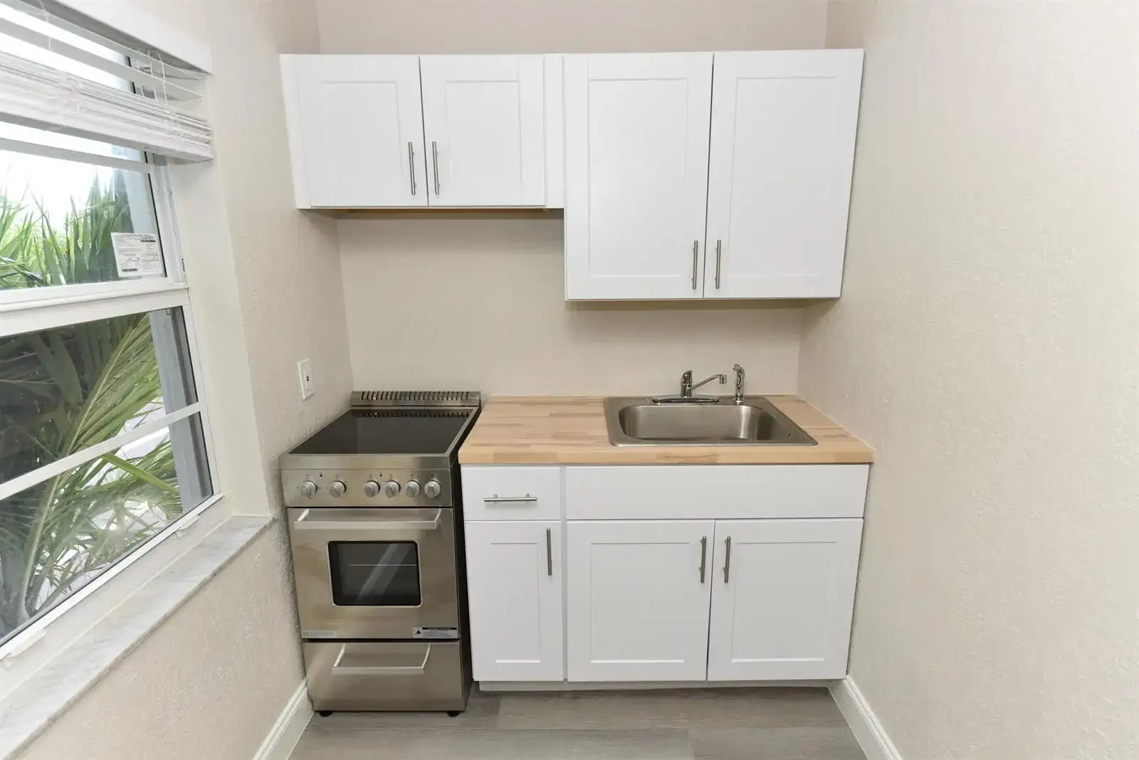 605 N Federal Highway # 7, FL 33460 photo 5