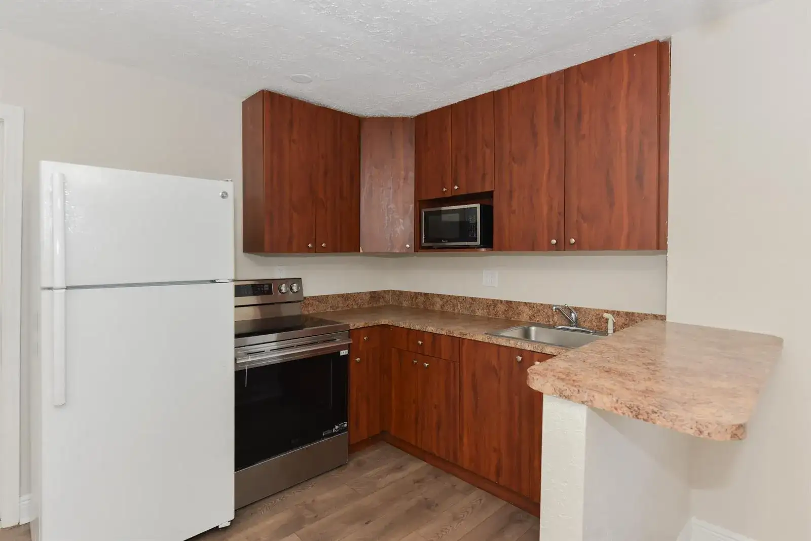 605 N Federal Highway # 9, FL 33460 photo 3