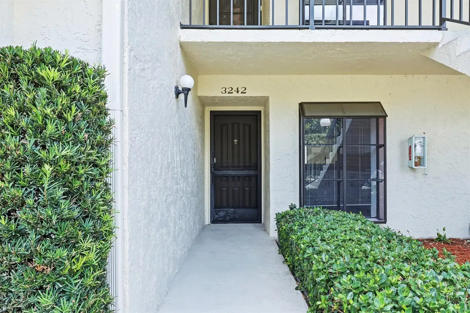 3242 Perimeter Drive, FL 33467 photo 2