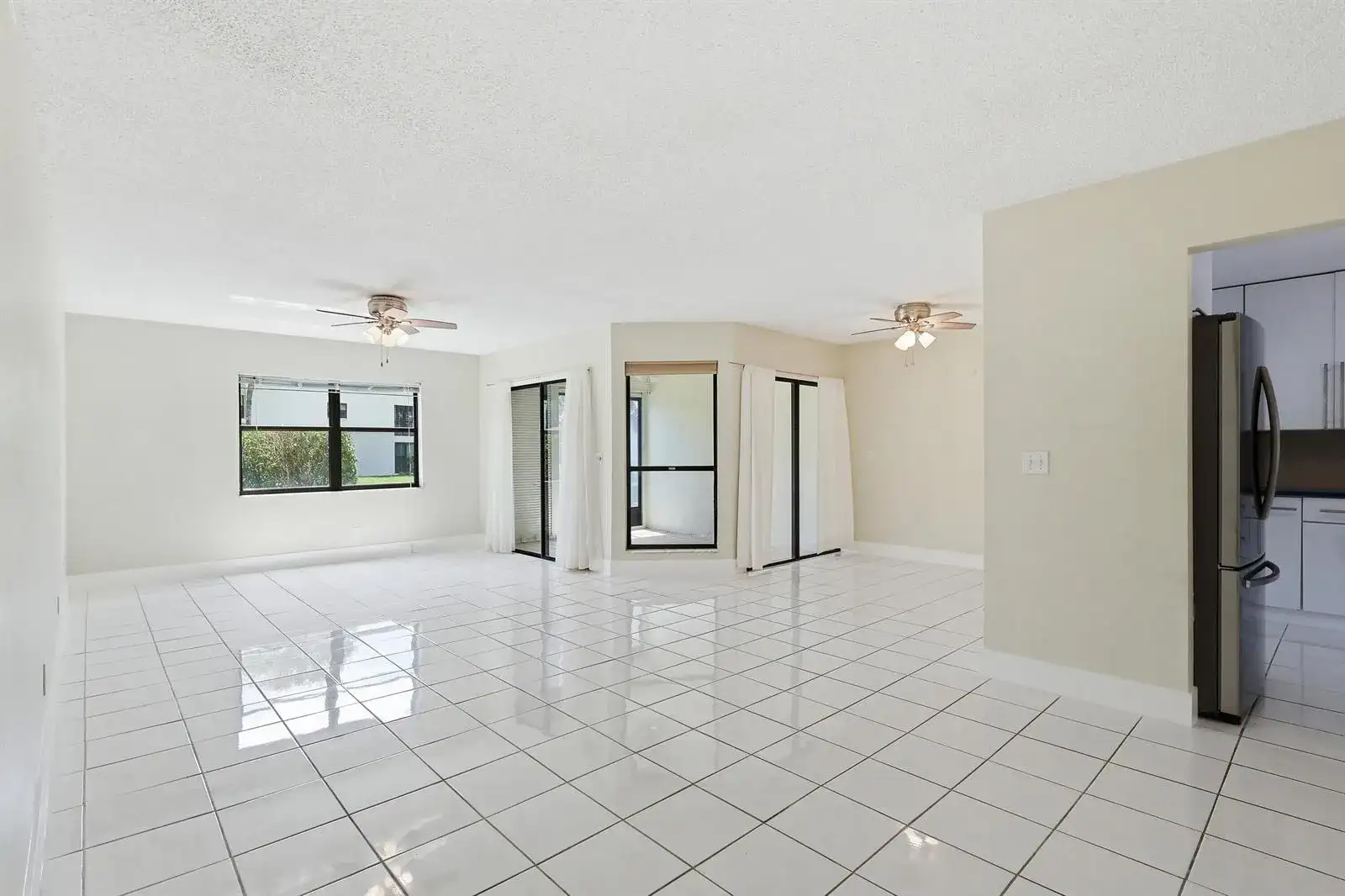 3242 Perimeter Drive, FL 33467 photo 3