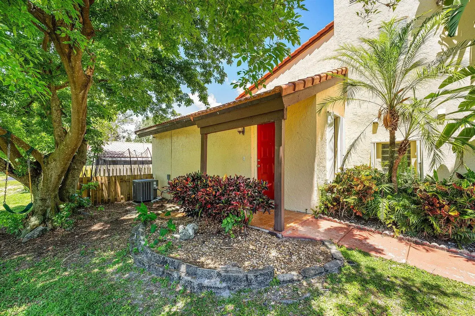 2810 Sand Pines Court, Lake Worth FL 33462 photo 3