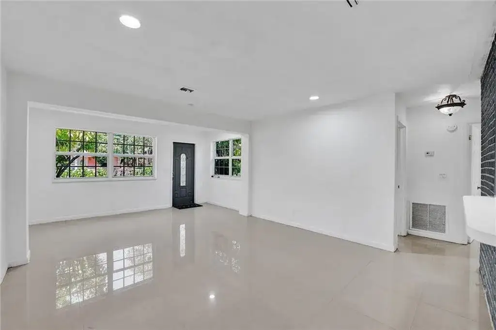 2422 Sherman Street, Hollywood FL 33020 photo 2