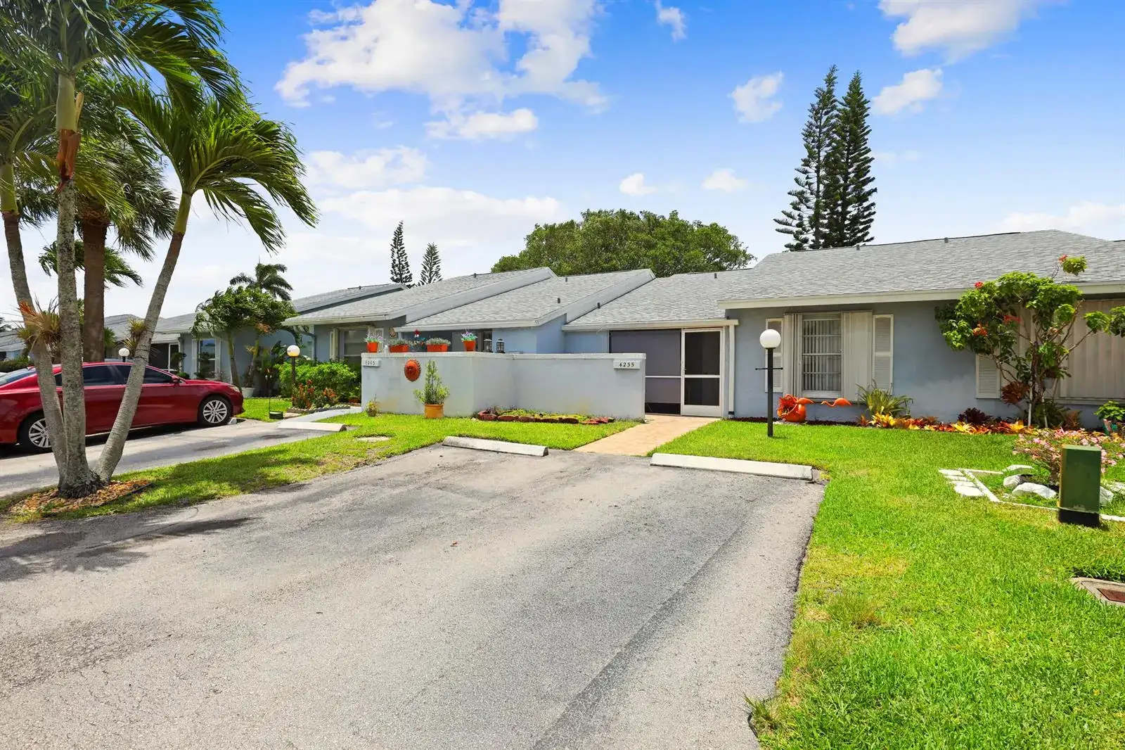 4235 Lucerne Villas Lane, FL 33467 photo 2