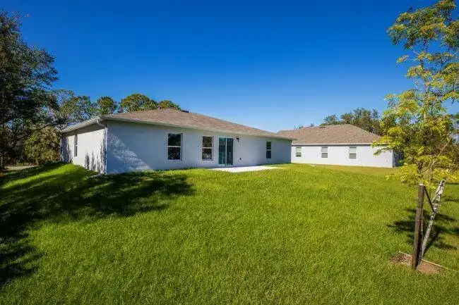 462 Hazel Street, Sebastian FL 32958 photo 2