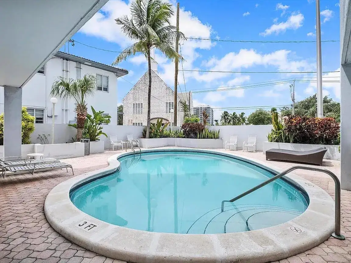 6941 Carlyle Avenue # 2e, Miami Beach FL 33141 photo 2