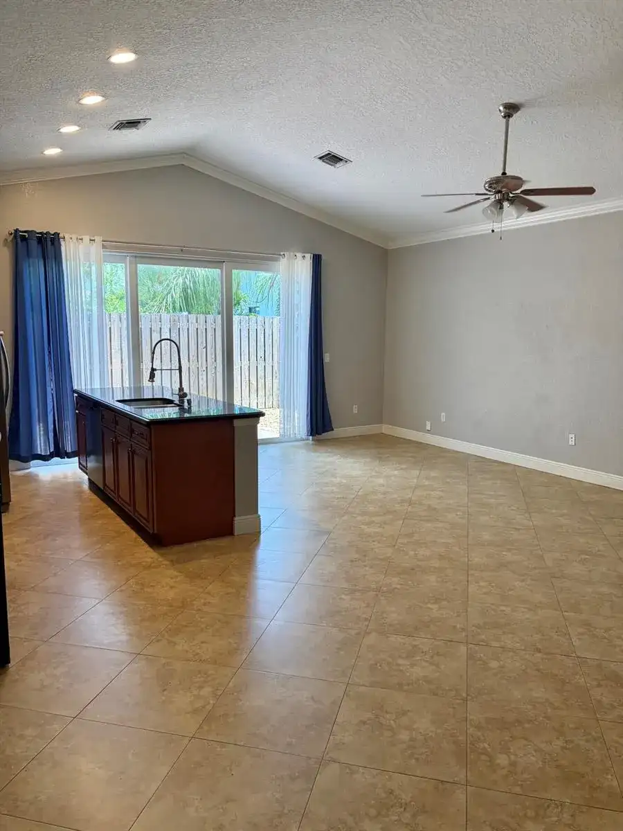 3125 Shelby Way, Palm Springs FL 33461 photo 4