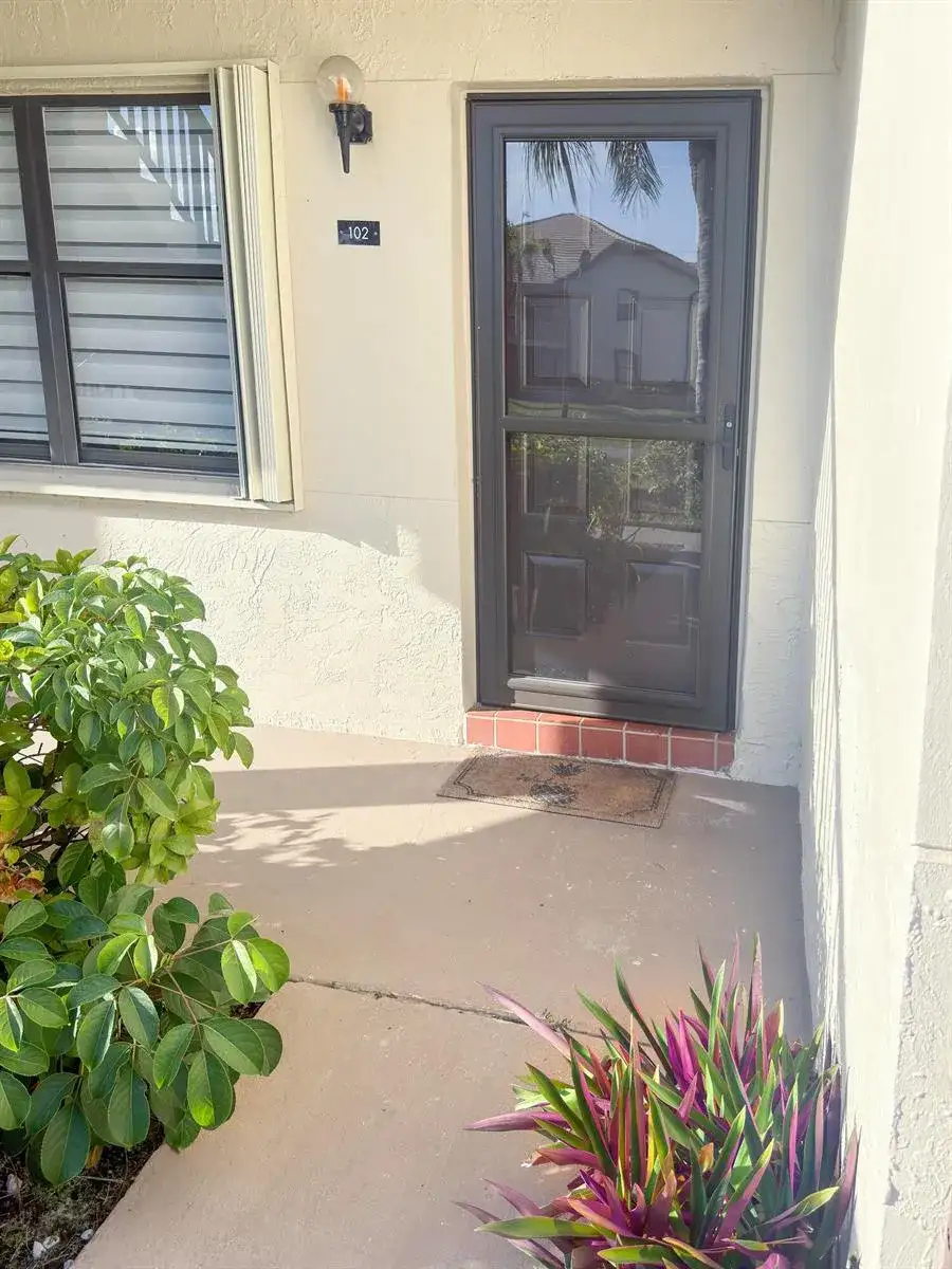 7665 Tahiti Lane # 102, Lake Worth FL 33467 photo 5