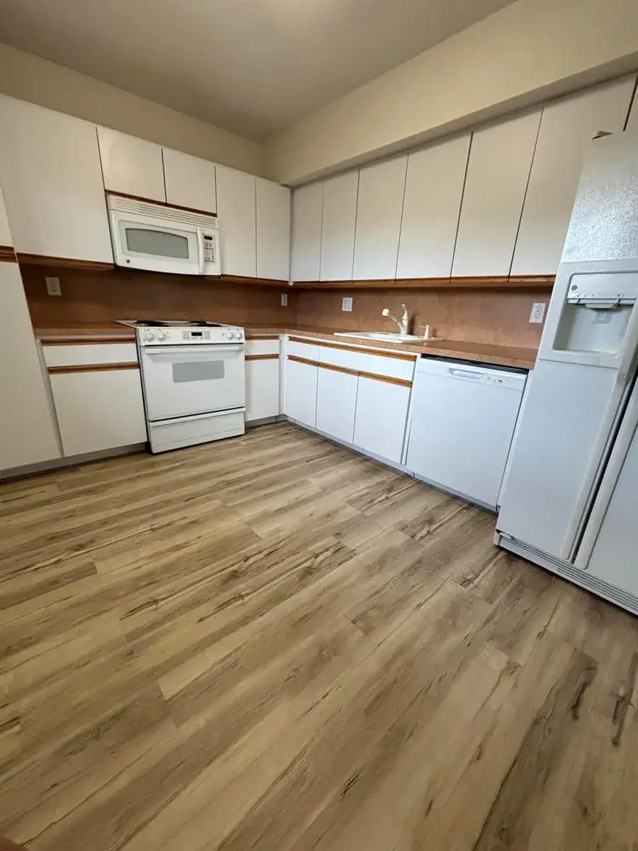 555 Oaks Lane # 309, Pompano Beach FL 33069 photo 4