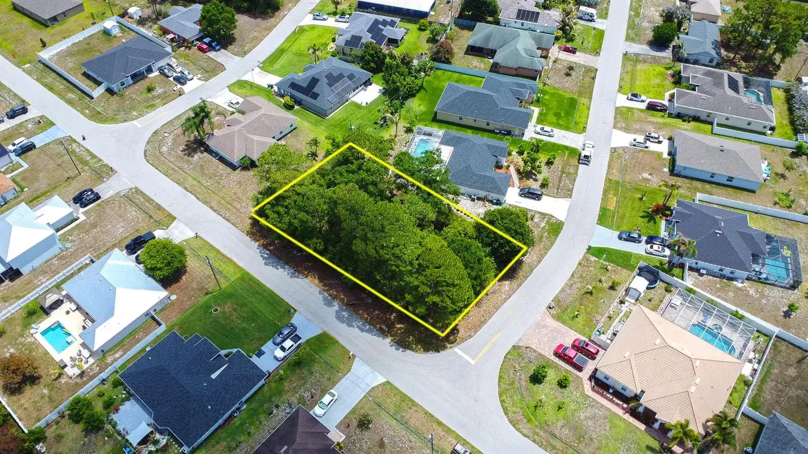 1399 SW Halford Avenue, FL 34953 photo 3
