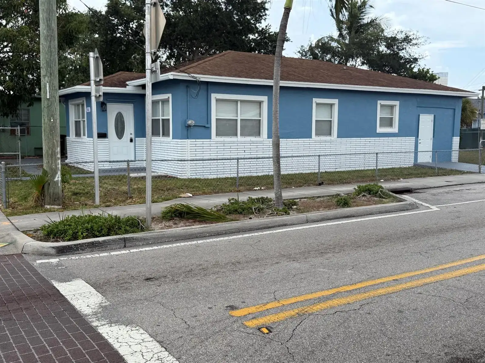 926 14th Street, West Palm Beach FL 33401 photo 2