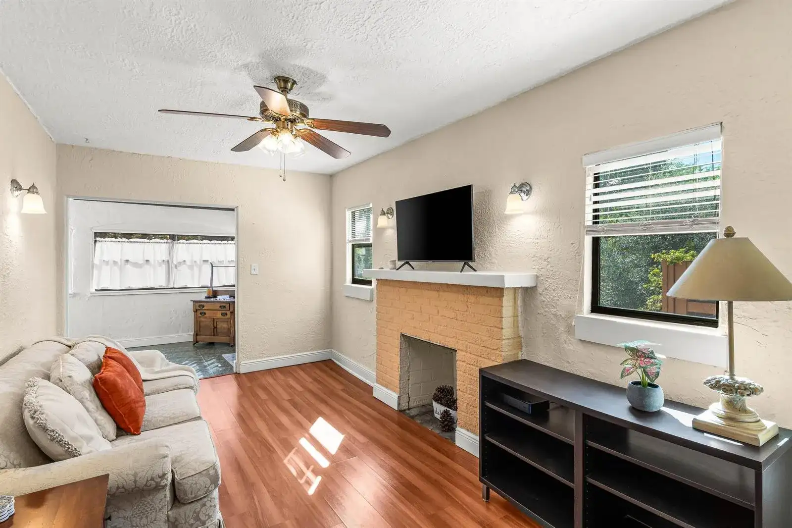 921 S M Street, FL 33460 photo 3