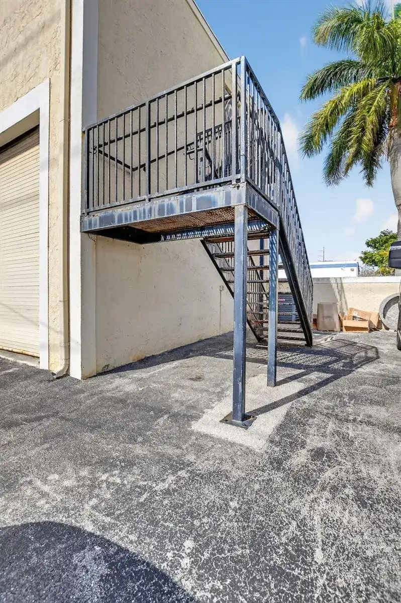 13 SW 10th Street, Deerfield Beach FL 33441 photo 5