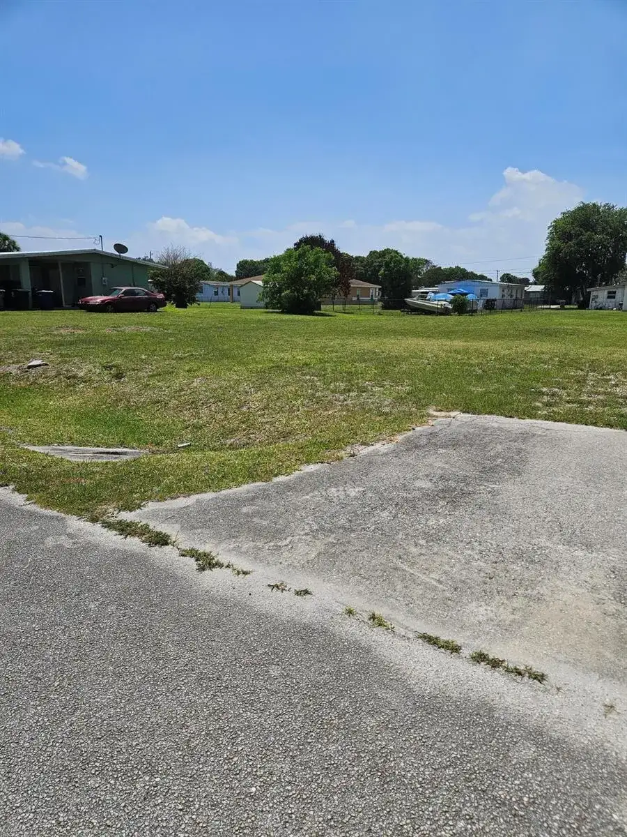 1909 N 16th Street, Fort Pierce FL 34950 photo 3
