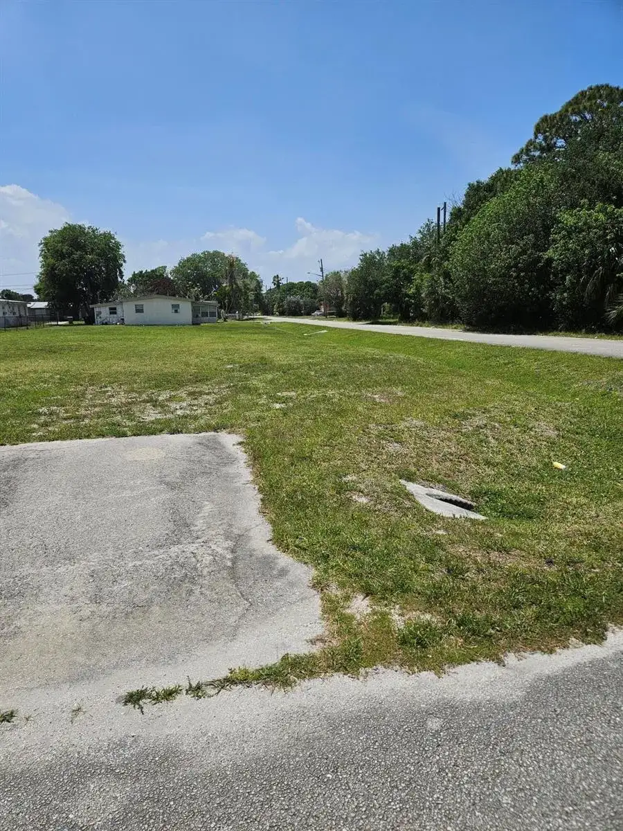 1909 N 16th Street, Fort Pierce FL 34950 photo 4