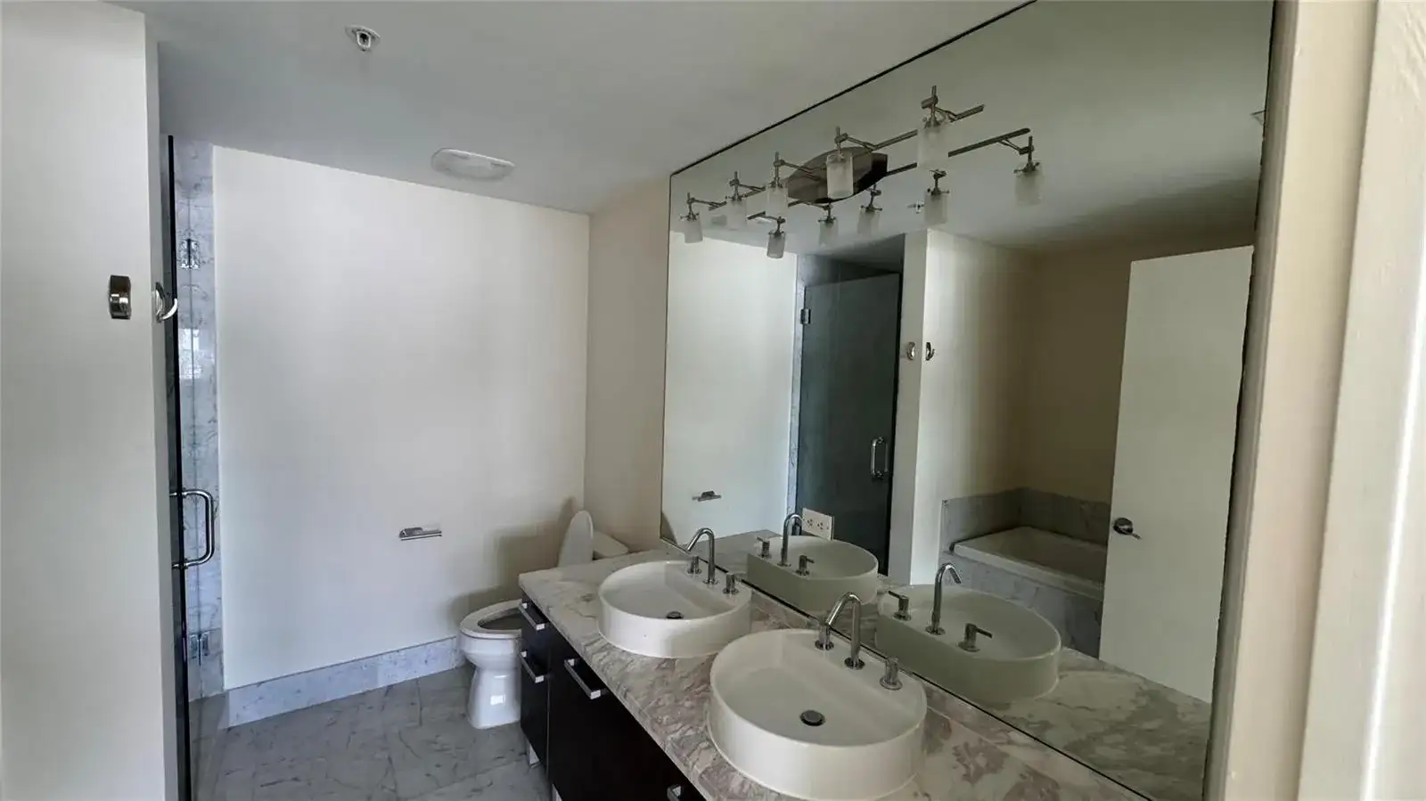 253 NE 2nd Street # 3208, Miami FL 33132 photo 3