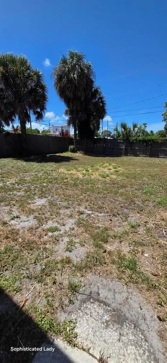 633 11th Street, West Palm Beach FL 33401 photo 2