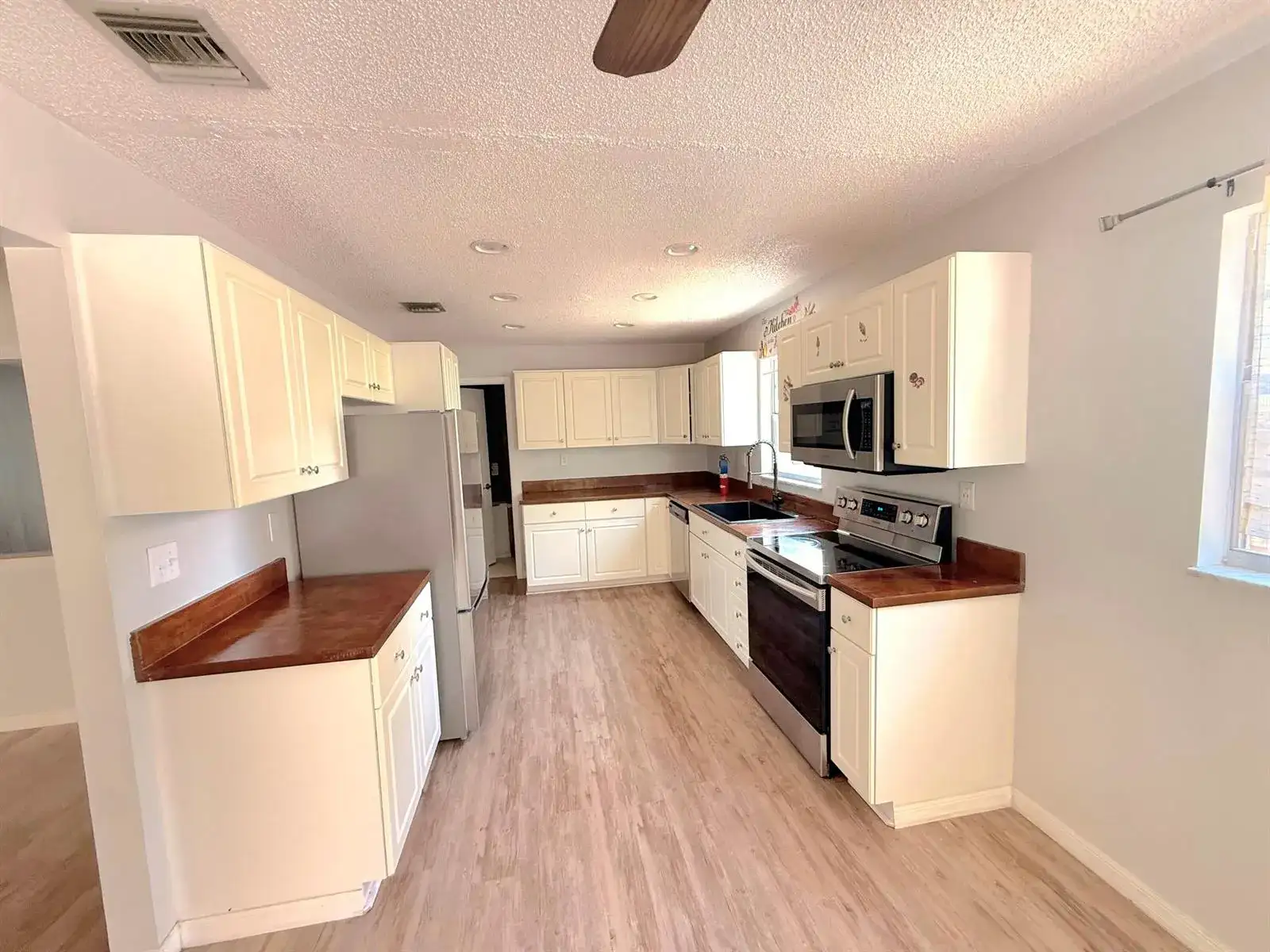 2466 44th Avenue, Vero Beach FL 32966 photo 4