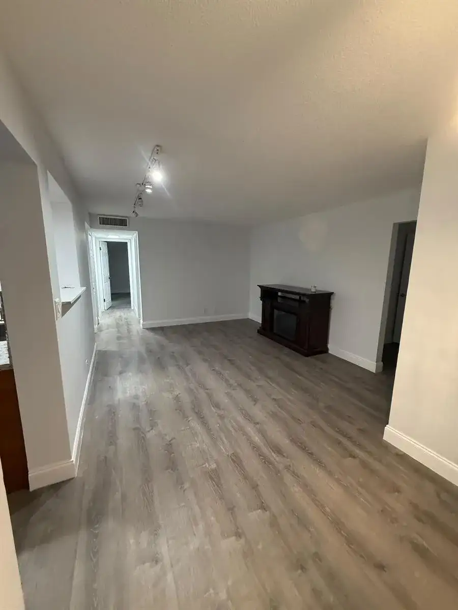 6190 Woodlands Boulevard # 110, Tamarac FL 33319 photo 2
