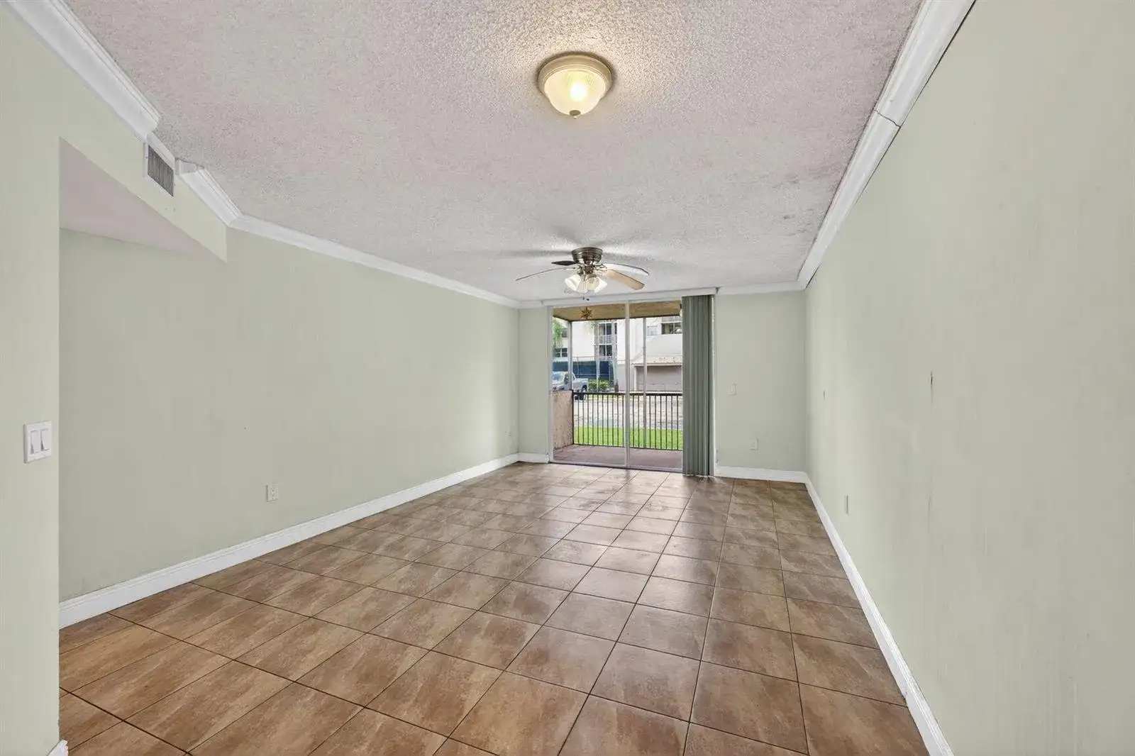 8373 Lake Drive # 101, Doral FL 33166 photo 2
