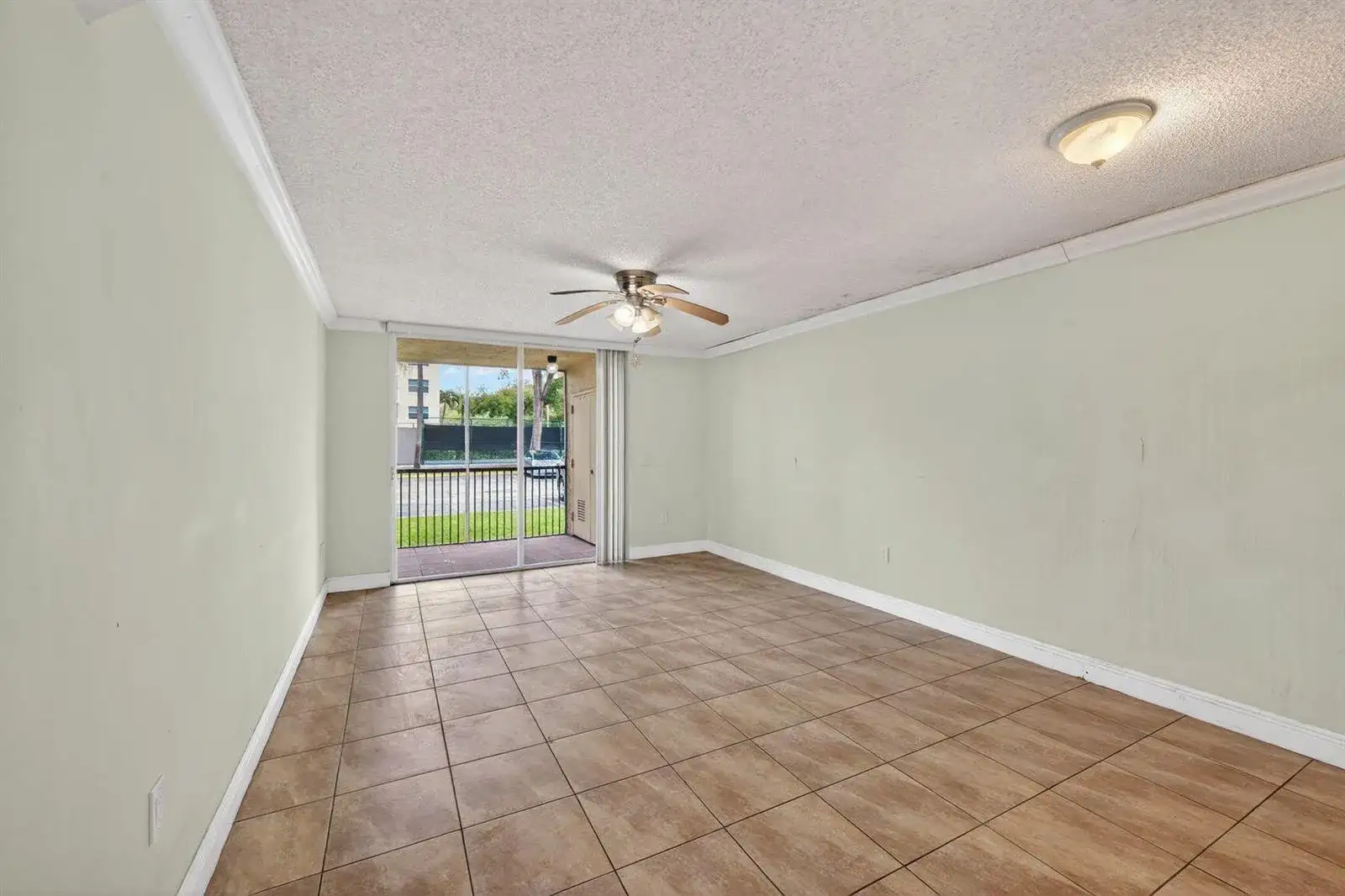 8373 Lake Drive # 101, Doral FL 33166 photo 3