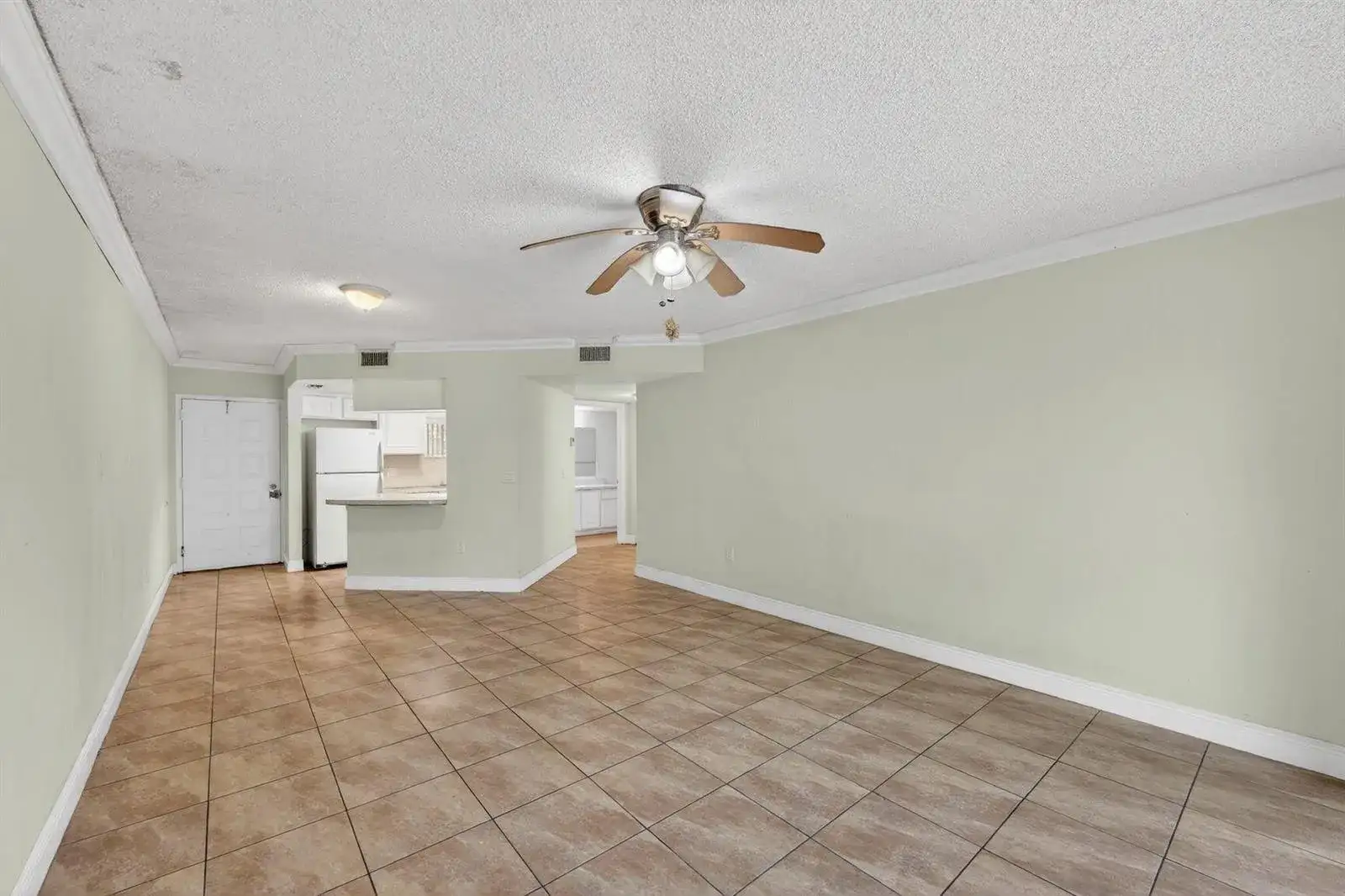 8373 Lake Drive # 101, Doral FL 33166 photo 4