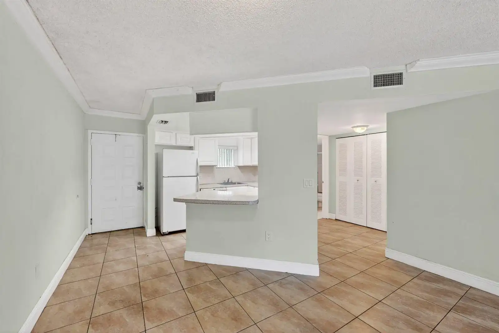 8373 Lake Drive # 101, Doral FL 33166 photo 5
