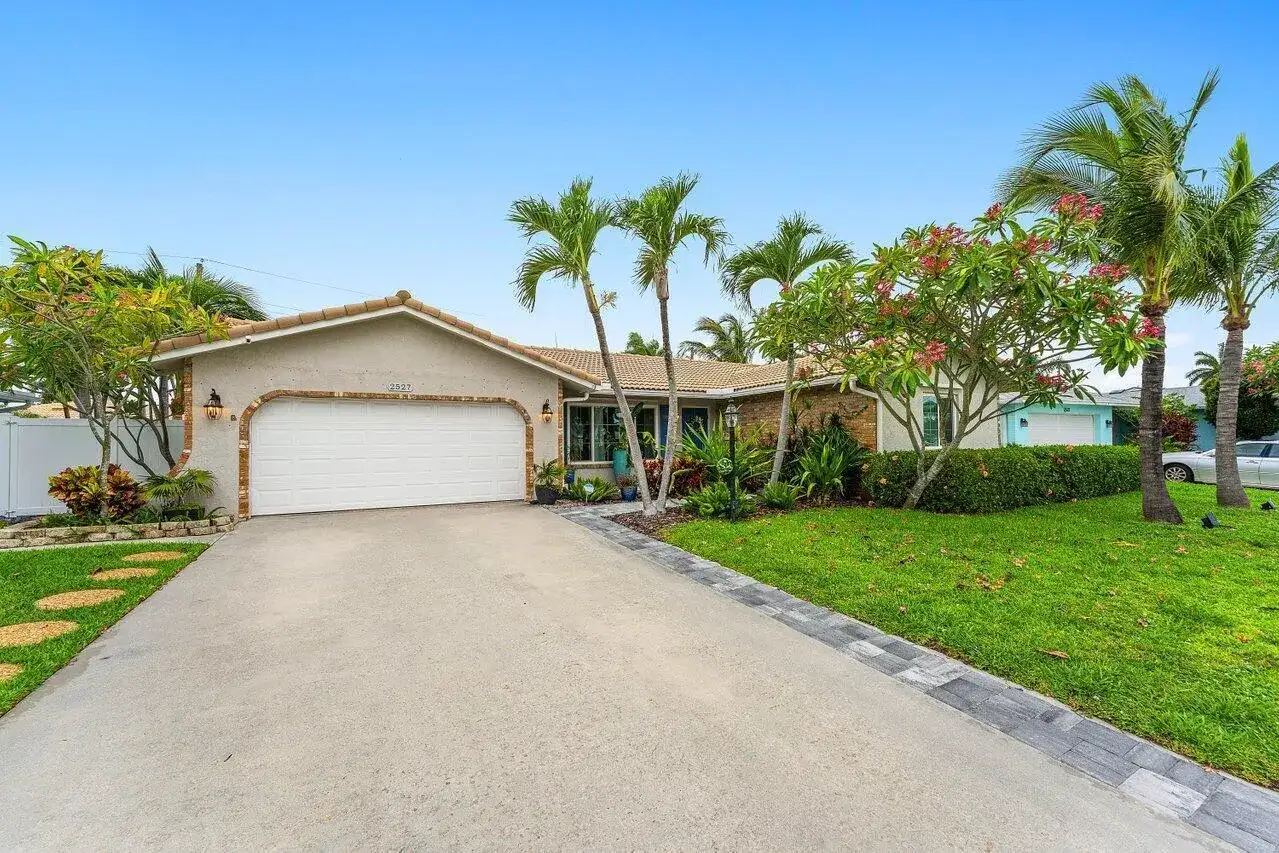2527 SW 12th Street, Boynton Beach FL 33426 photo 3