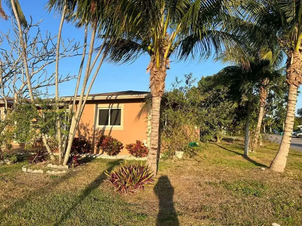 6100 NW 73rd Terrace, Tamarac FL 33321 photo 2