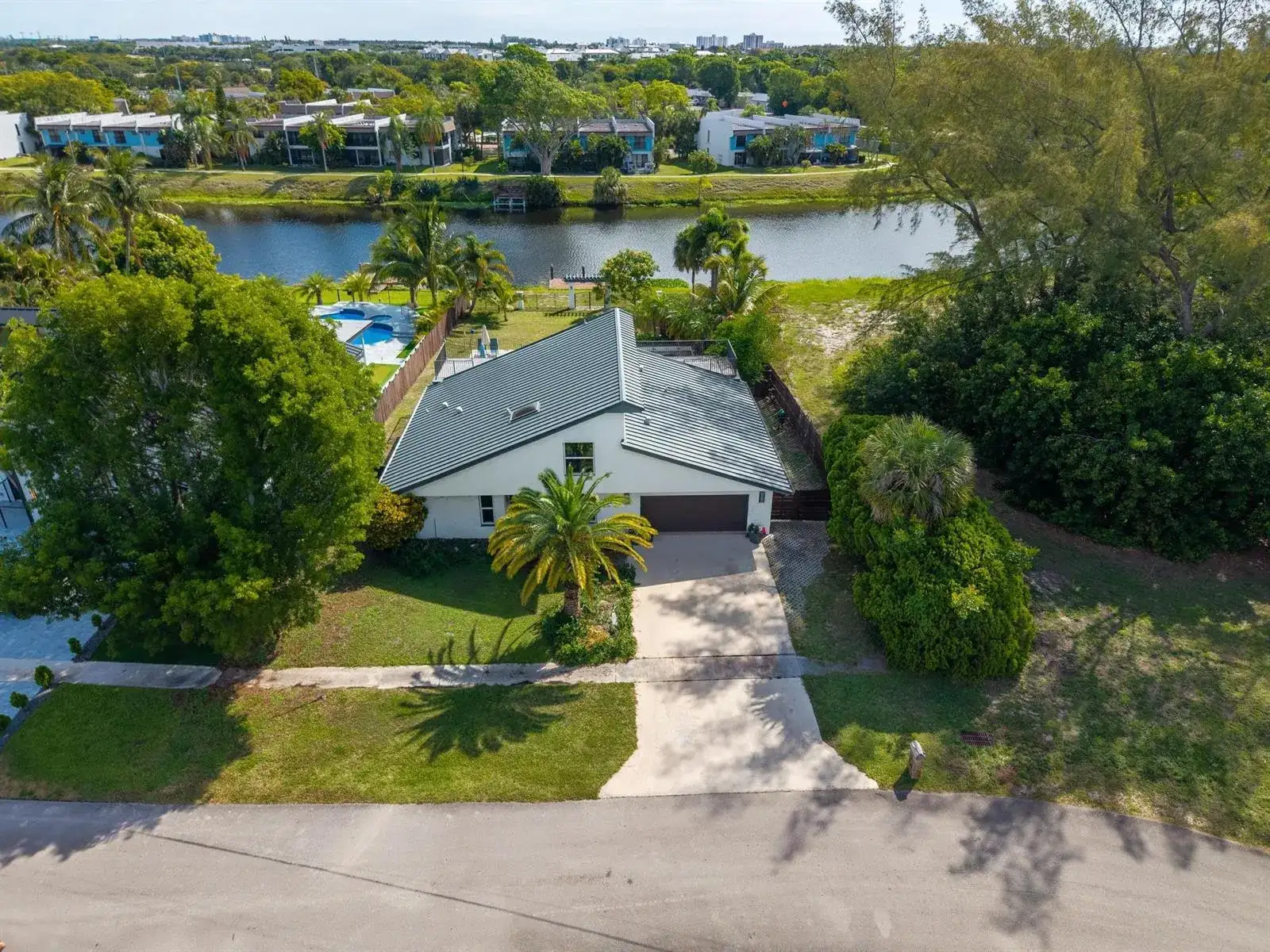 33 Oregon Lane, Boca Raton FL 33487 photo 3