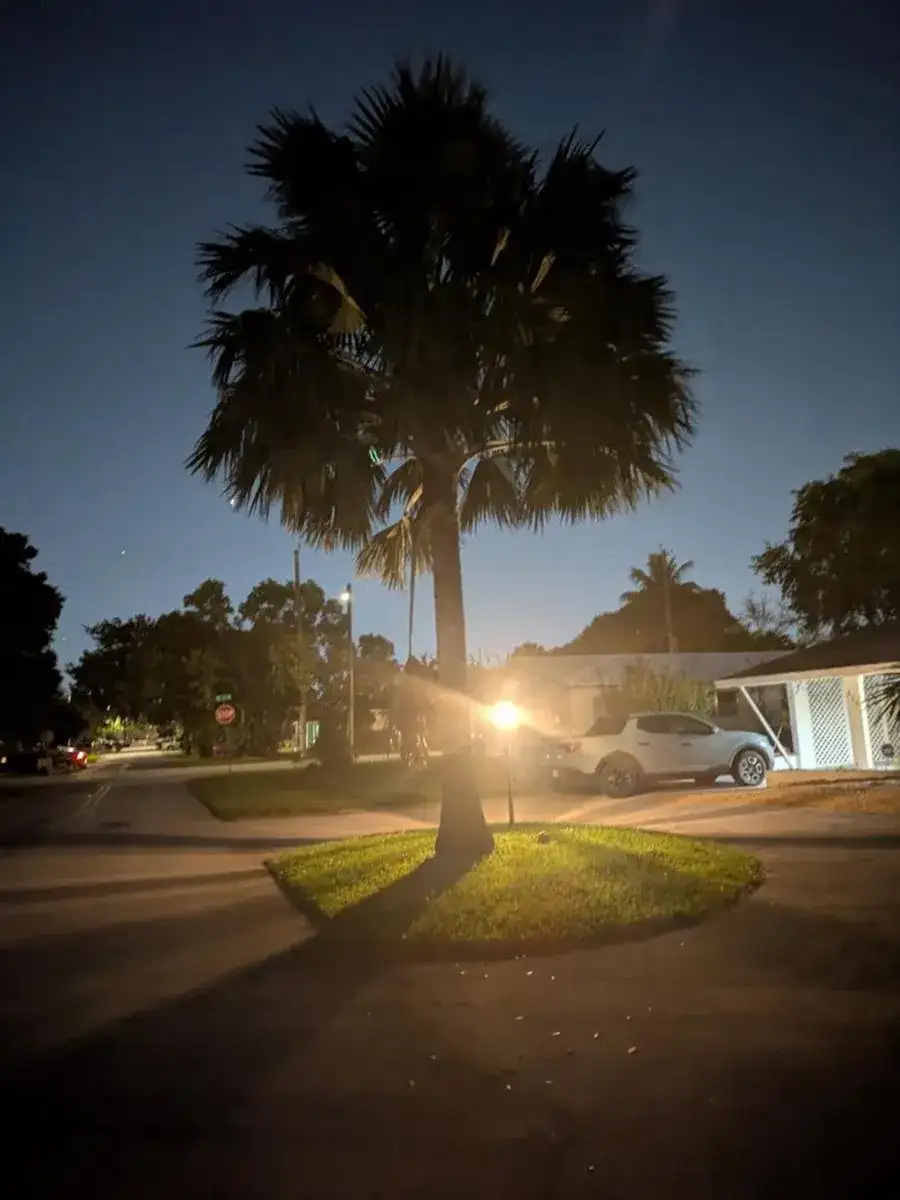 311 NE 42nd Street, Oakland Park FL 33334 photo 2