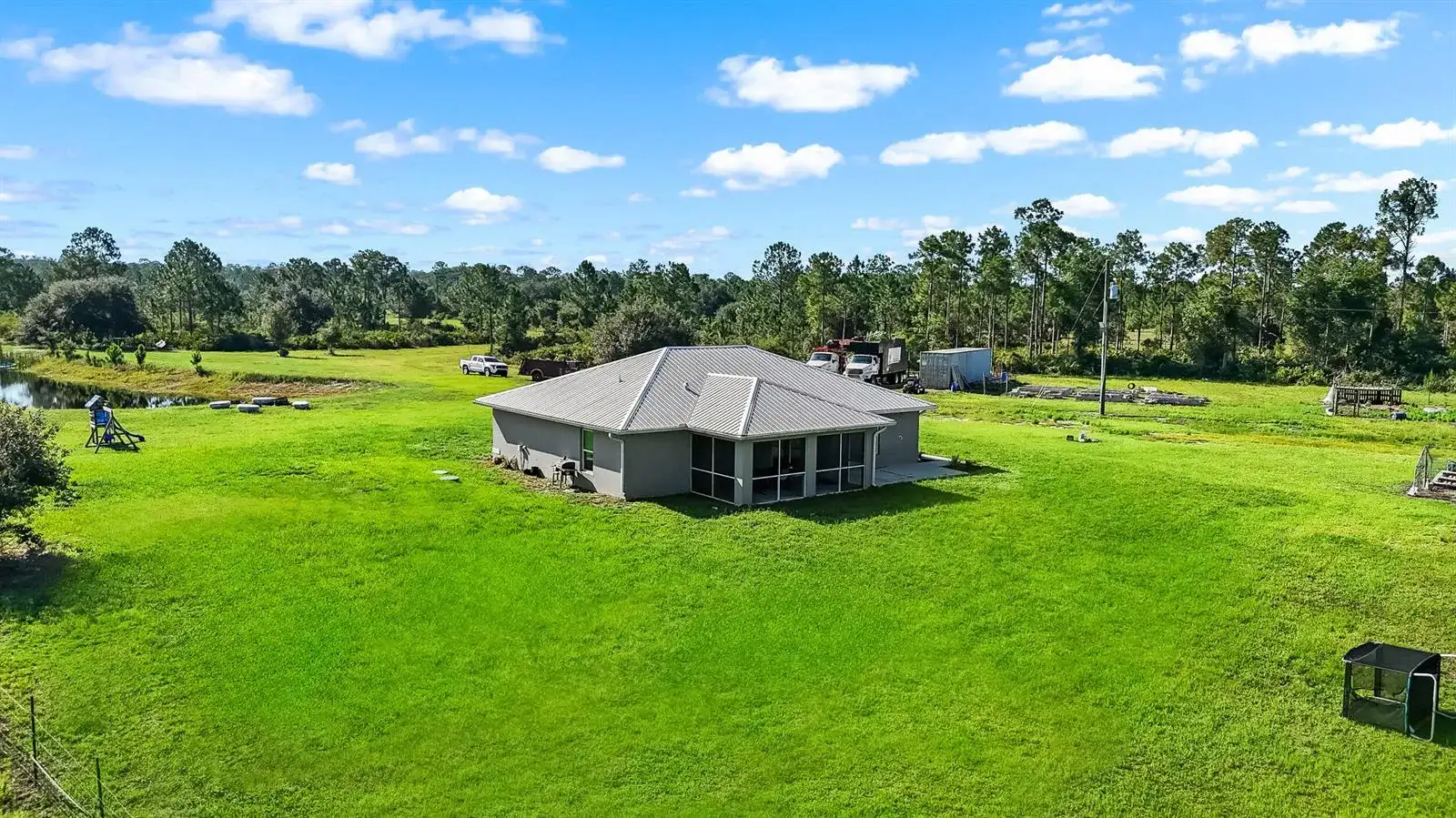 2872 Secretariat Drive, FL 33935 photo 4