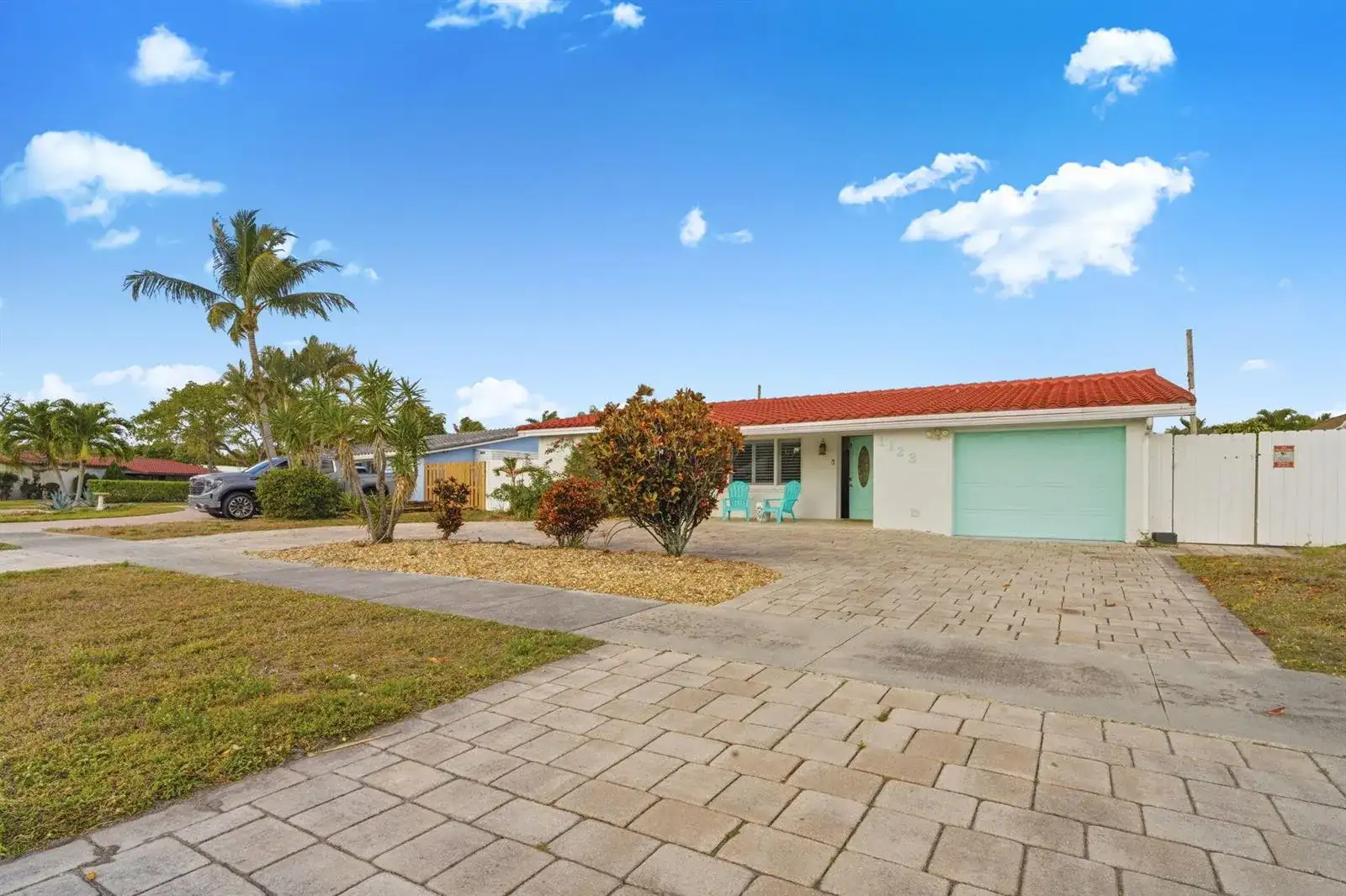1123 SE 2nd Avenue, Deerfield Beach FL 33441 photo 2
