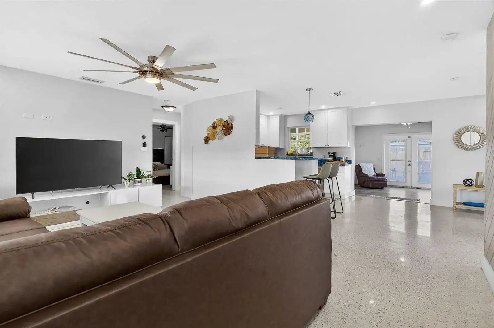 1123 SE 2nd Avenue, Deerfield Beach FL 33441 photo 3
