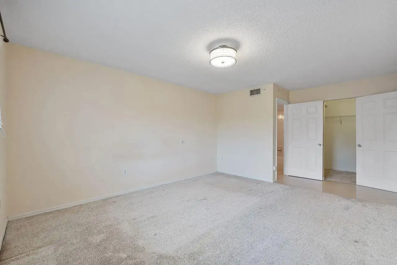 5011 Wiles Road # 303, Coconut Creek FL 33073 photo 2