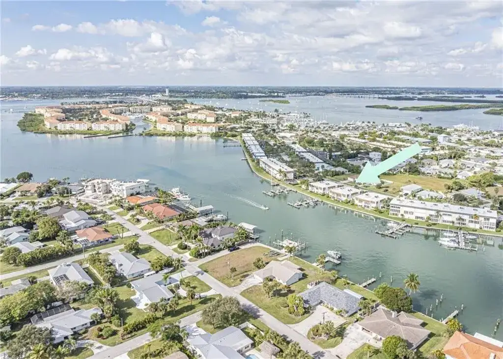 1315 Bayshore Drive # 204, Fort Pierce FL 34949 photo 2