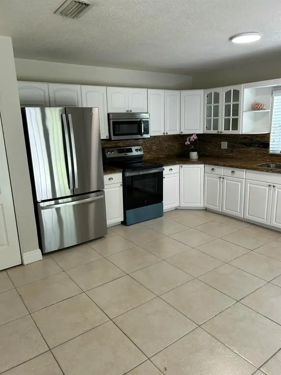 61 NW 47th Street, Oakland Park FL 33309 photo 5
