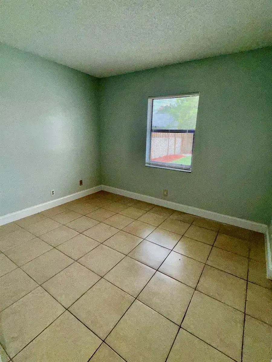 9392 Affirmed Lane, Boca Raton FL 33496 photo 4
