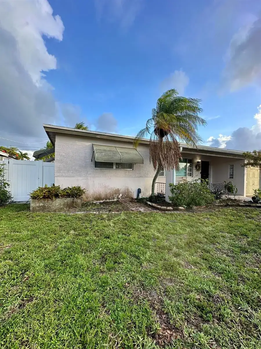 7000 SW 11th Street, Pembroke Pines FL 33023 photo 3