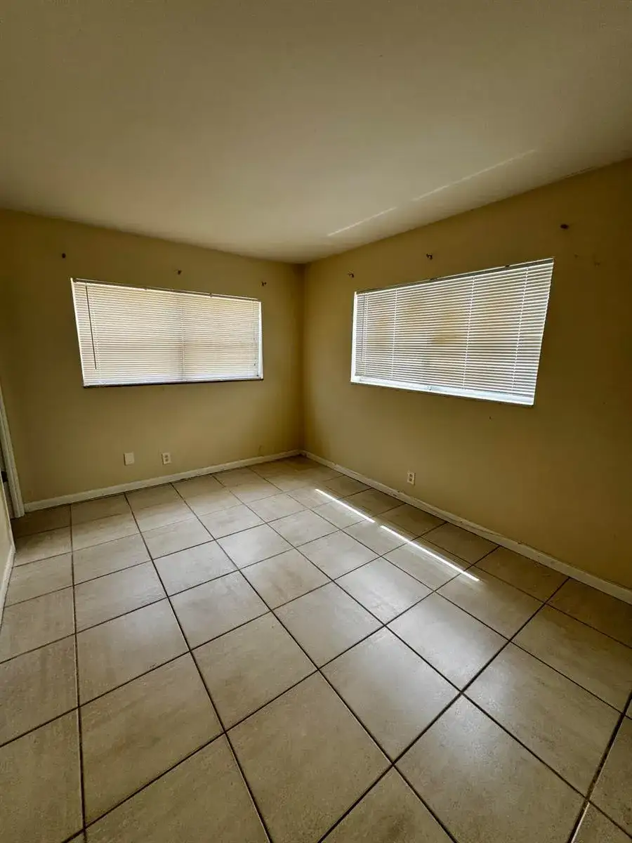 2824 N Dixie Highway, Boca Raton FL 33431 photo 5