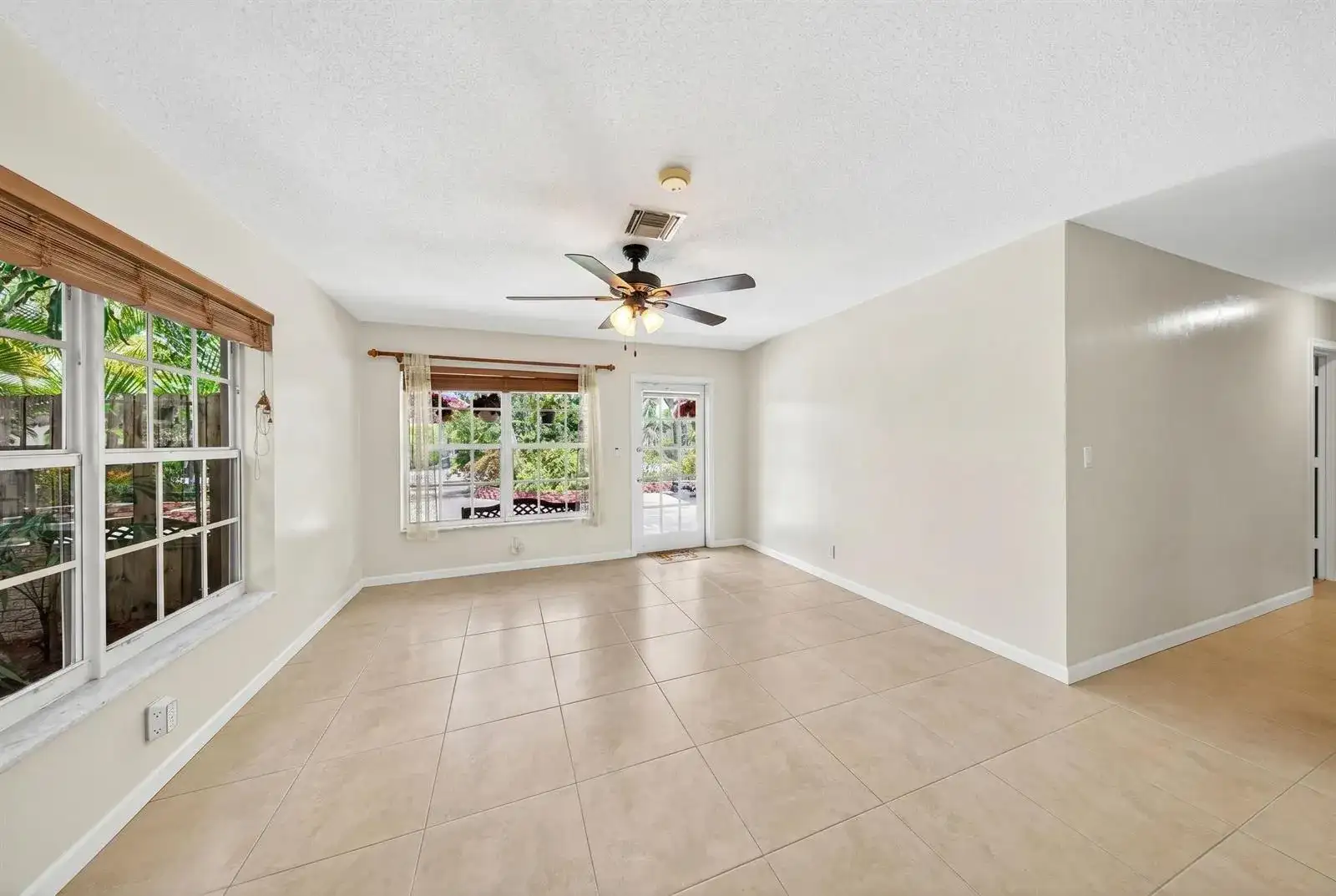 1540 NE 40th Street, Oakland Park FL 33334 photo 3