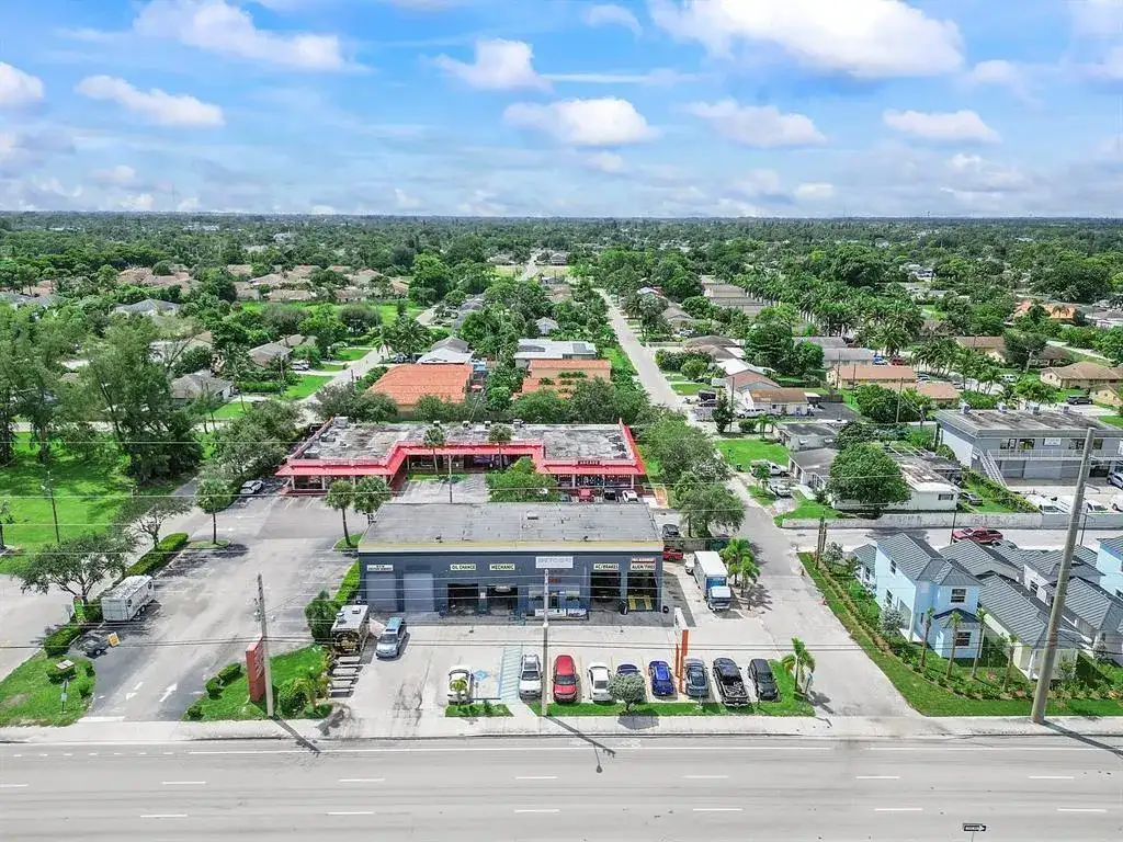 3593 S Military Trail, Lake Worth FL 33463 photo 2
