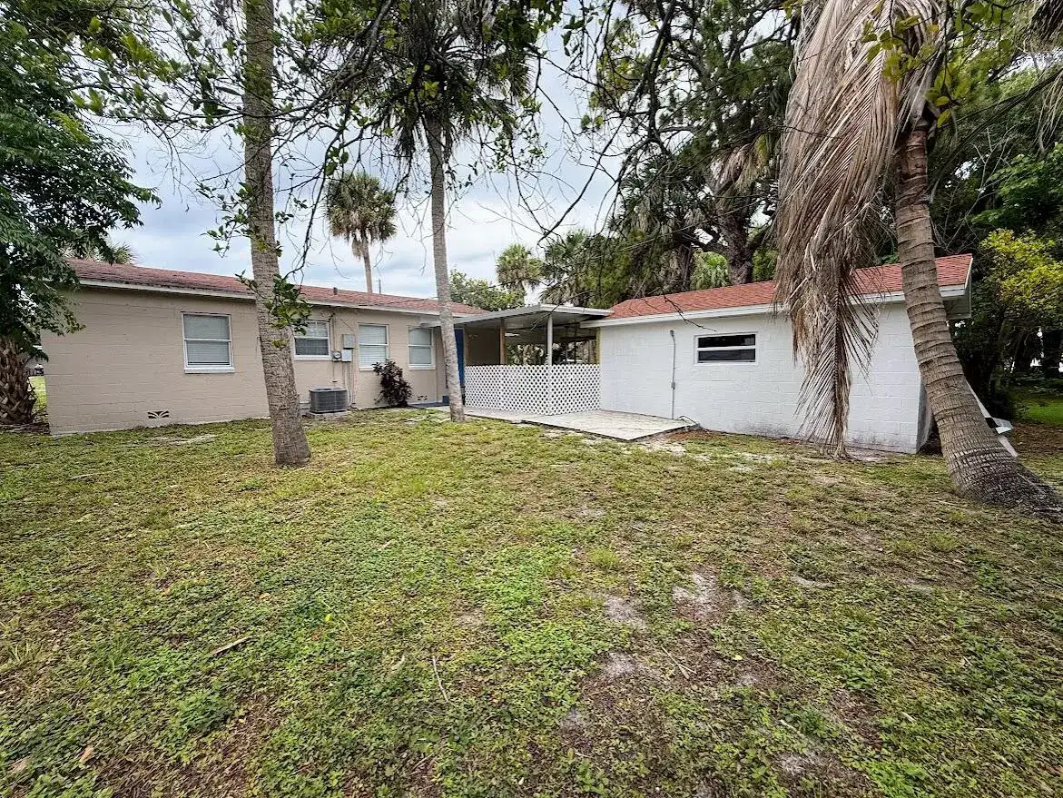 1010 Mayflower Road, Fort Pierce FL 34950 photo 3