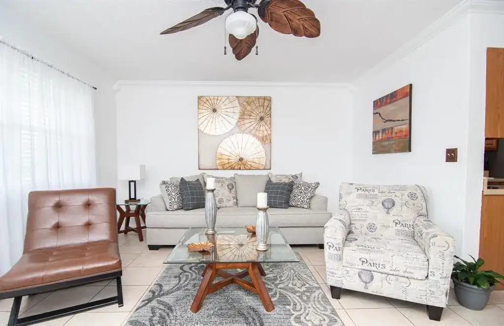 6872 SW 15th Street, North Lauderdale FL 33068 photo 4
