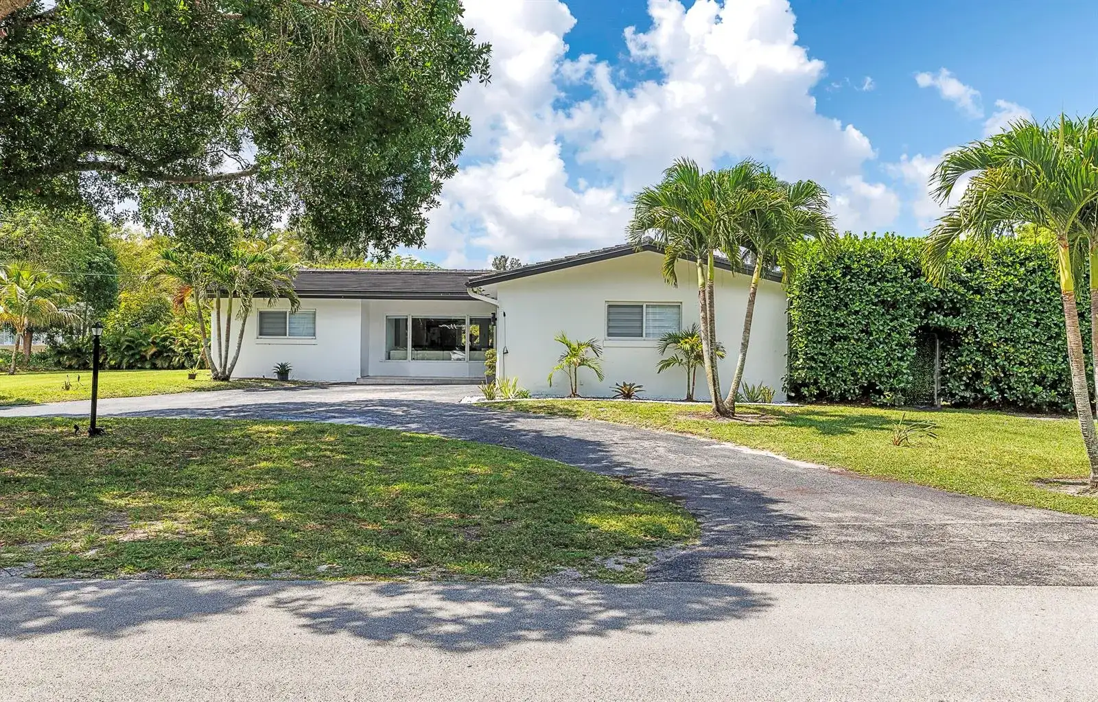 11821 NW 6th Court, Plantation FL 33325 photo 3