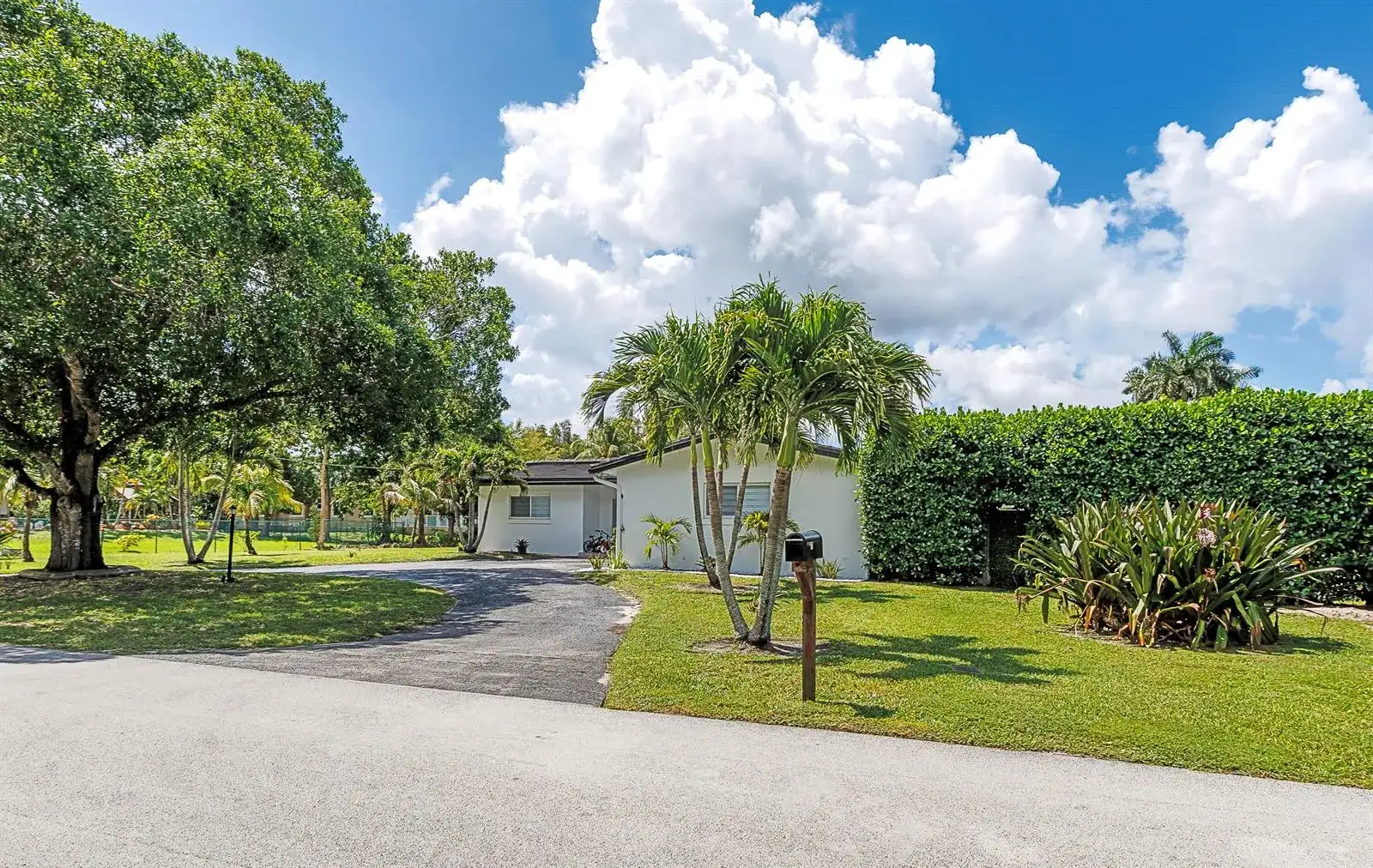 11821 NW 6th Court, Plantation FL 33325 photo 5