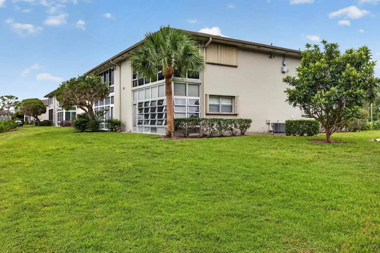 1 Lake Vista Trail # 207, Port St. Lucie FL 34952 photo 3